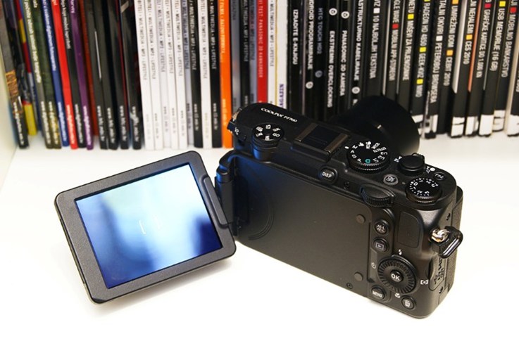Nikon Coolpix P7700 (4).jpg